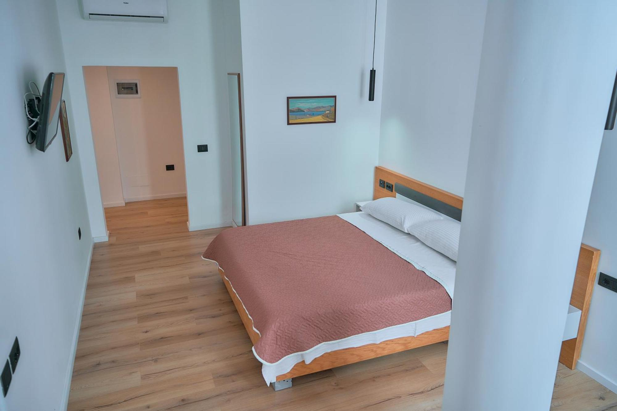 Kalpazo Inn Tirana Exterior foto